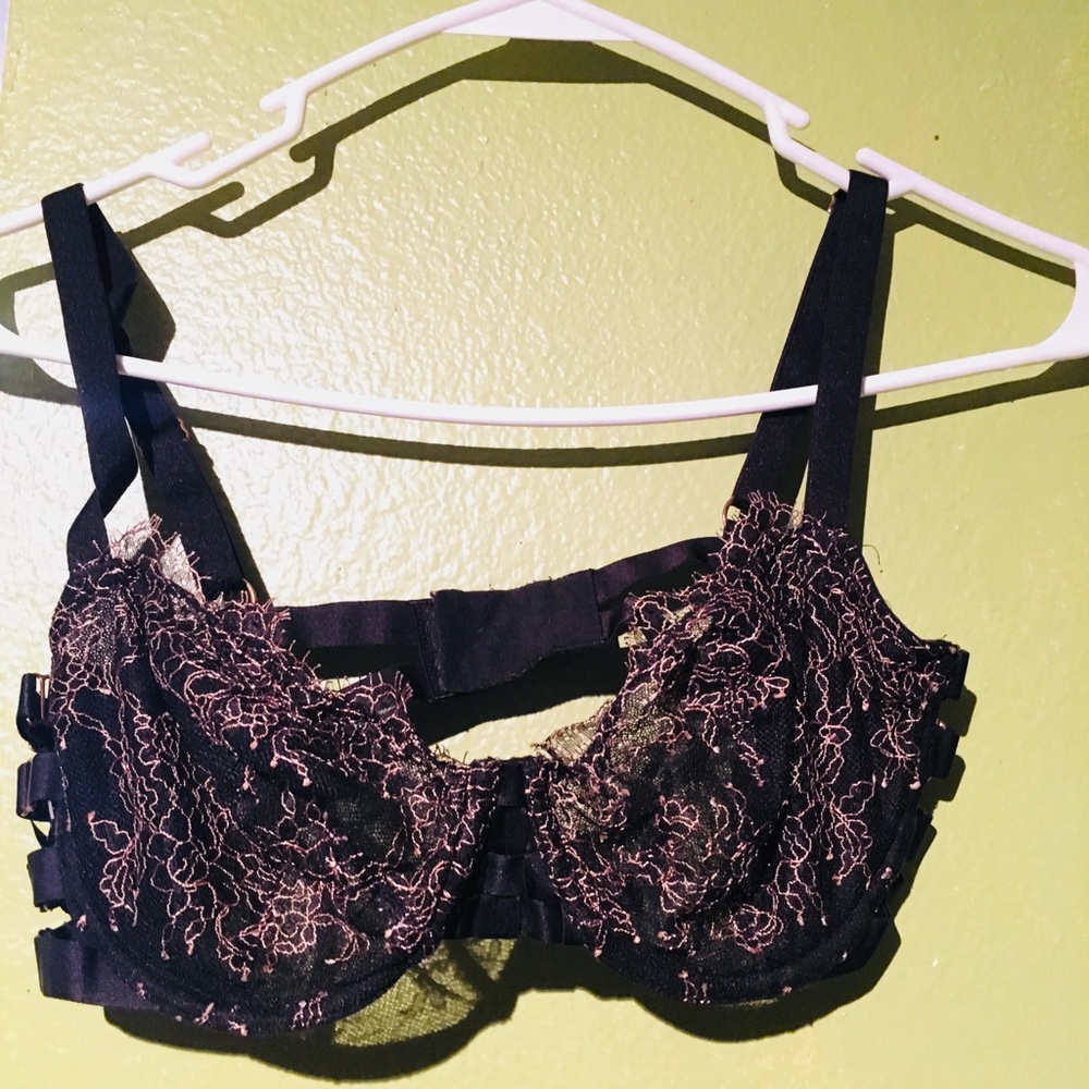 Very sexy unlined bras. 32DD